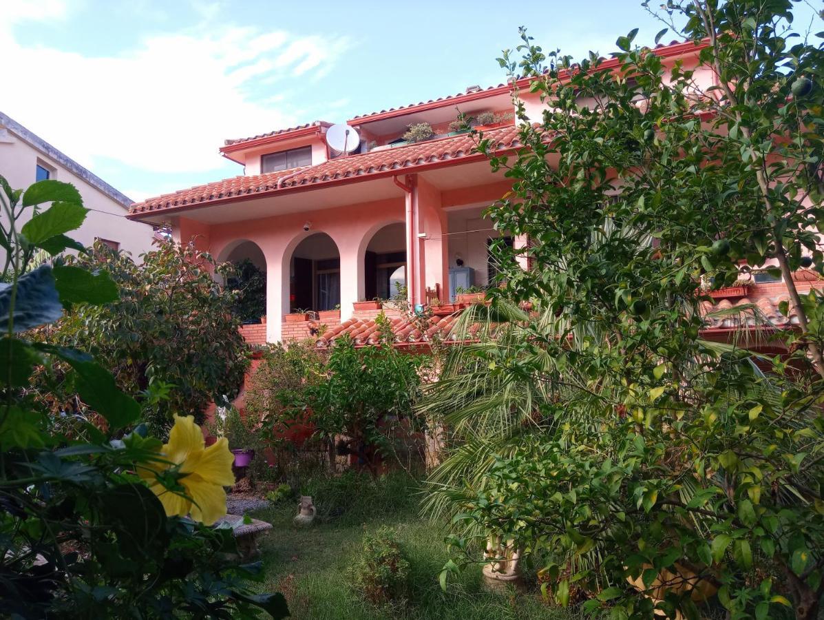 Villa Corrias Siliqua Exterior photo