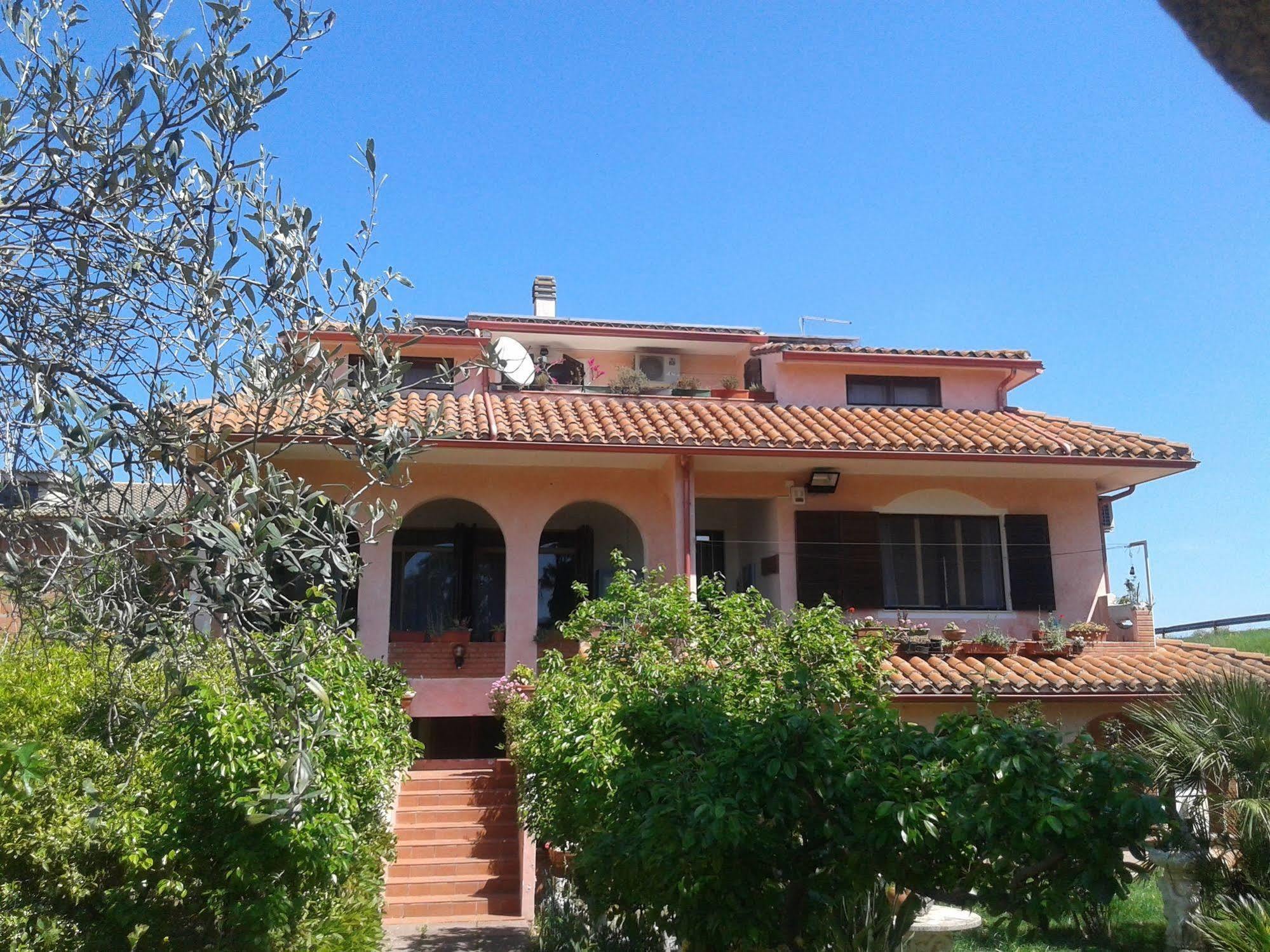Villa Corrias Siliqua Exterior photo